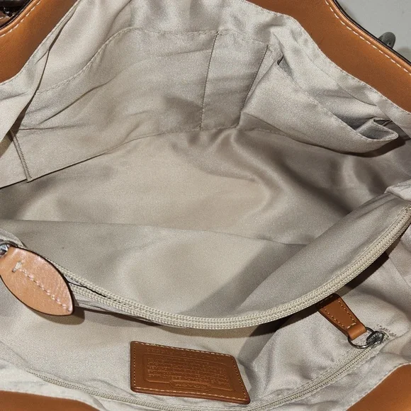 Coach - Picture 10 of 15